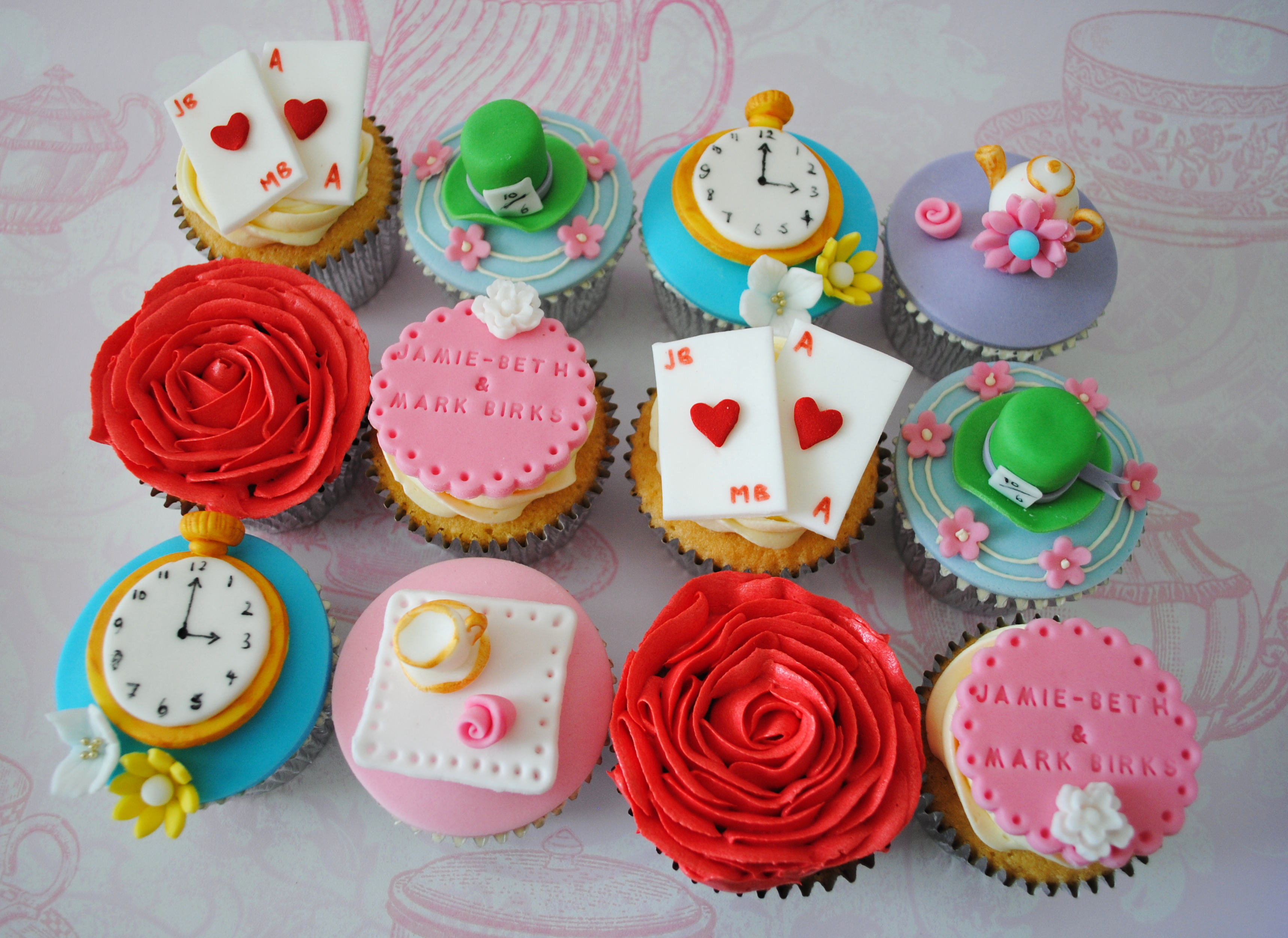 Alice in Wonderland hen party cupcakes