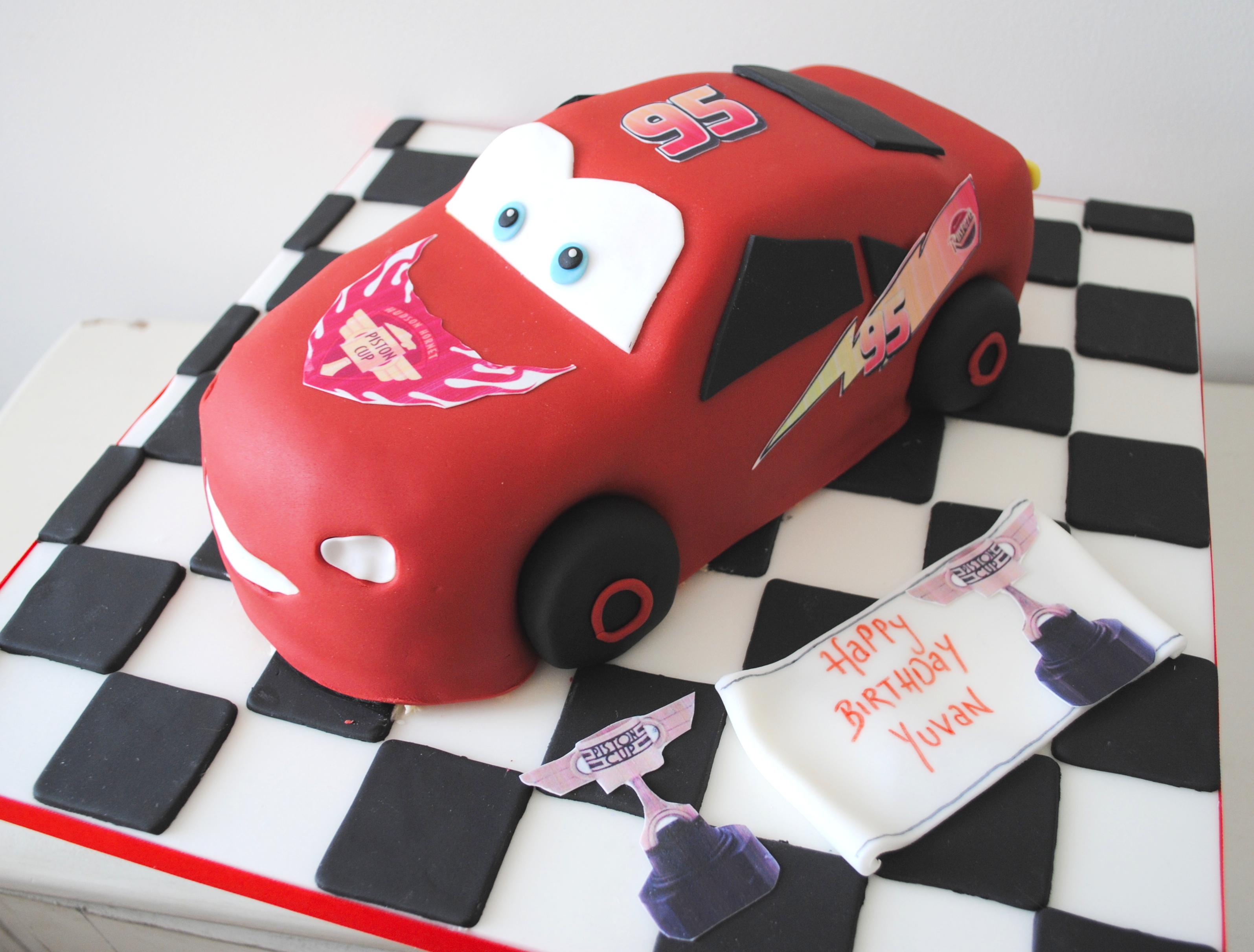 Cars lightening McQueen birthday novelty cake