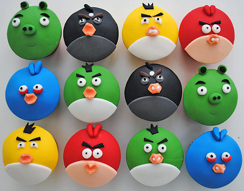 Angry bird cupcakes