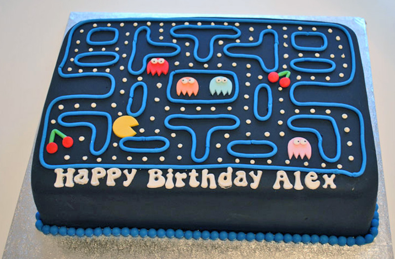 Pacman born in the 80's cake