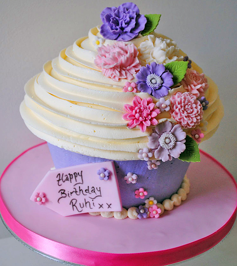 Vintage rose giant cupcake