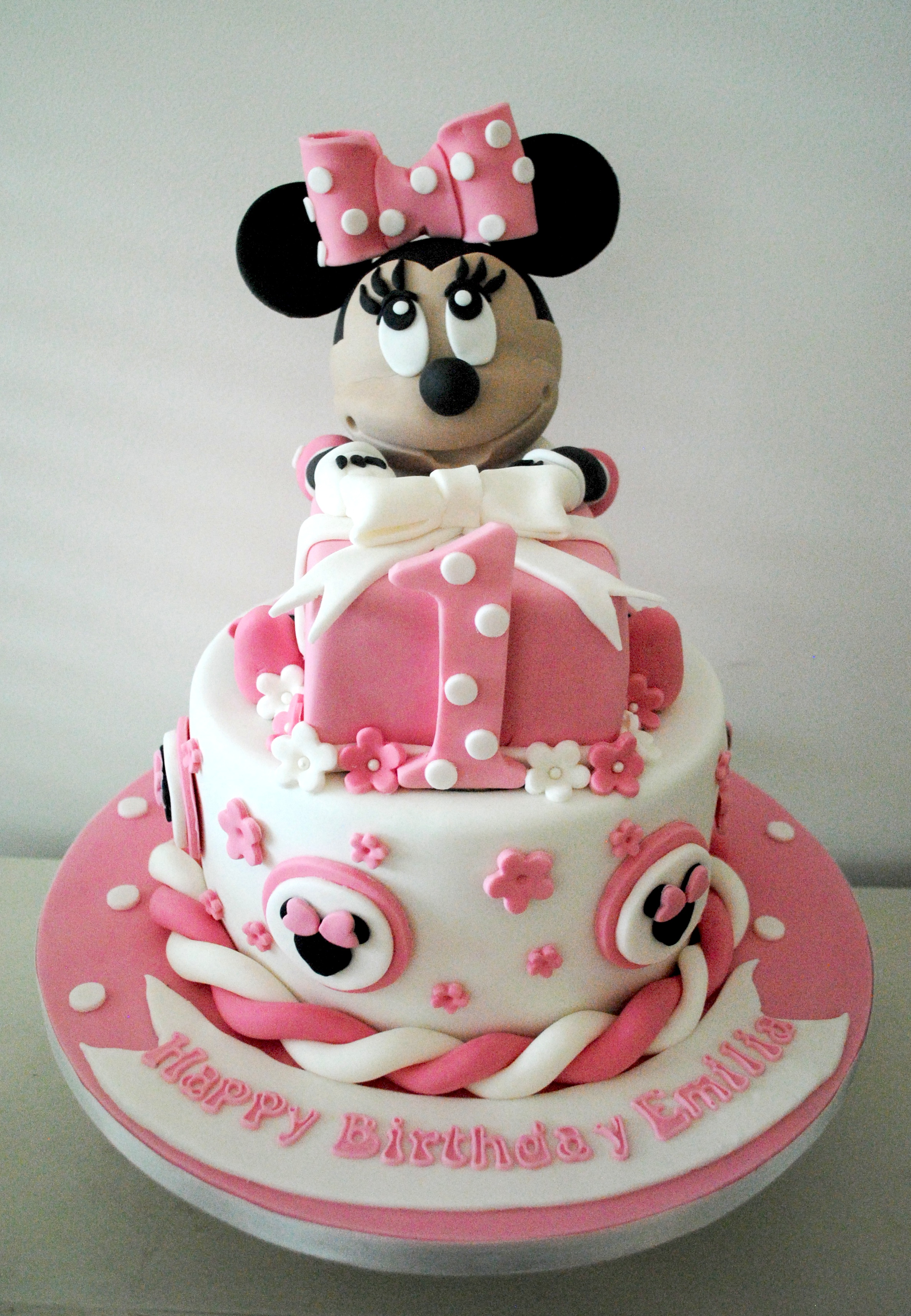 Minnie mouse birthday cake