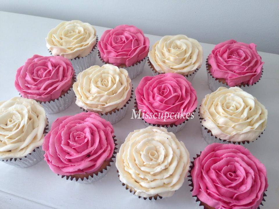 Pink and white rose cupcakes