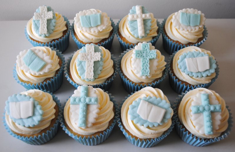 Cross and bible christening cupcakes