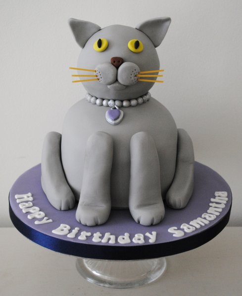 Standing cat novelty birthday cake