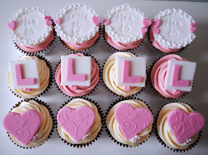 Pink hen party cupcakes