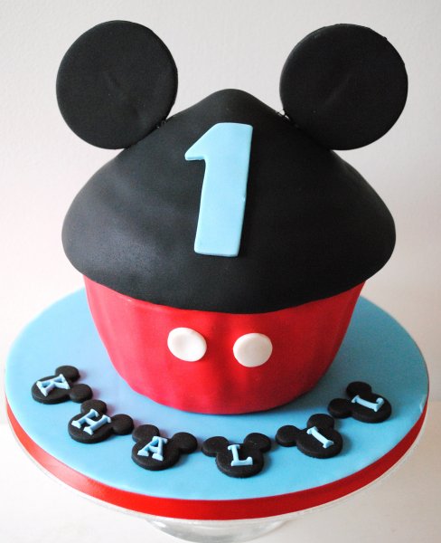 Mickey mouse disney giant cupcake