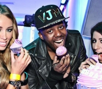TOWIE Lauren pope and Vas J Morgan with their cupcakes