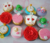 Alice in Wonderland hen party cupcakes