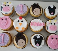 Animal farm birthday cupcakes