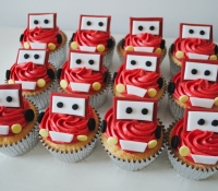 Cars lightening mcqueen cupcakes