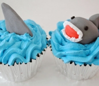 Shark themed cupcakes