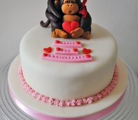 Monkey and gorilla valentines day cake
