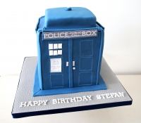 Dr who Tardis birthday cake