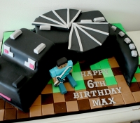 Dragon Minecraft cake