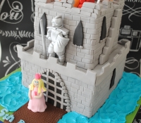 Knight princess and dragon cake