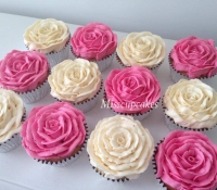 Pink and white rose cupcakes