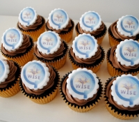 Qualcomm logo cupcakes