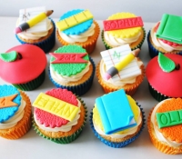 Schools out end of term cupcakes
