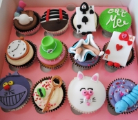 Alice in wonderland cupcakes