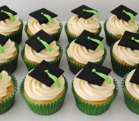 Mortar board end of school cupcakes