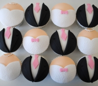 Bride and groom wedding cupcakes