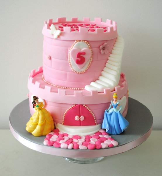 pink-castle-birthday-cake