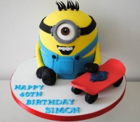 despicable-me-minion-novelty-cake