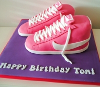 pink-nike-trainers-birthday-cake