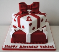 red-white-birthday-cake
