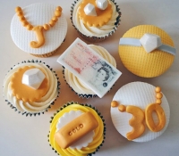 bling-30th-cupcakes