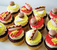 burger-chips-hotdog-cupcakes