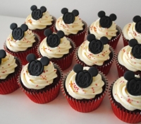 mickey-mouse-ears-cupcakes