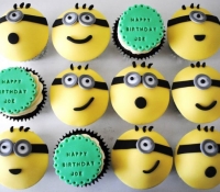 minion-birthday-cupcakes