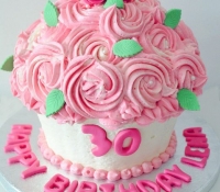 30th-birthday-giant-cupcake