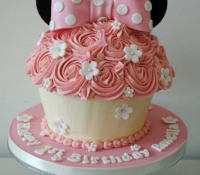 Minnie Mouse Giant Cupcake