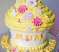 mum-giant-cupcake