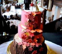 Autumn leaf wedding cake